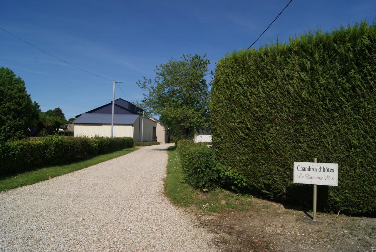 Le lac aux fées Henrichemont Esterno foto